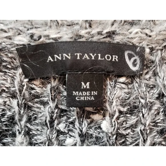 Ann Taylor size medium gray pullover sweater - Picture 4 of 5